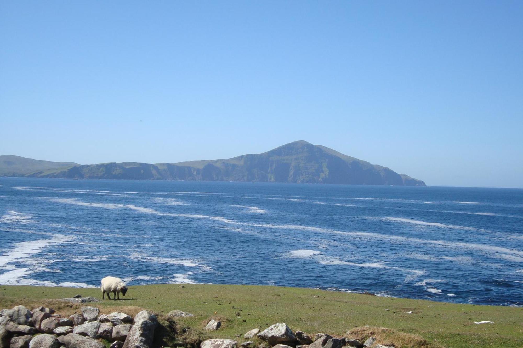 Hy Breasal B&B Achill Sound Exteriér fotografie